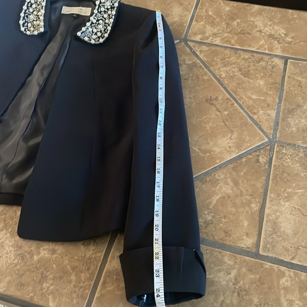 Tahari Women’s size 2 black jacket - Picture 6 of 7